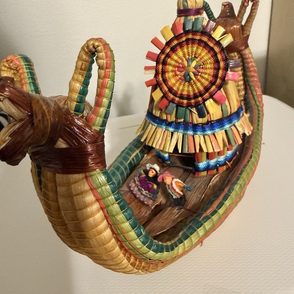Two Vintage Handmade Caballito De Totora Peruvian Boat Colorful Wicker And Wood - Picture 3 of 10